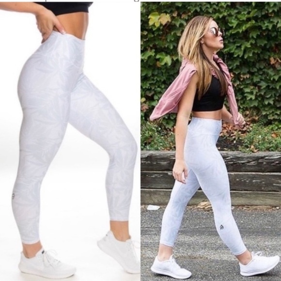 NWT P'tula Desa’ree White With Black Detail Leggings Size M - Picture 3 of 7